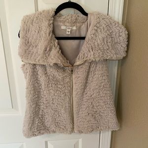 Cozy, faux fur vest